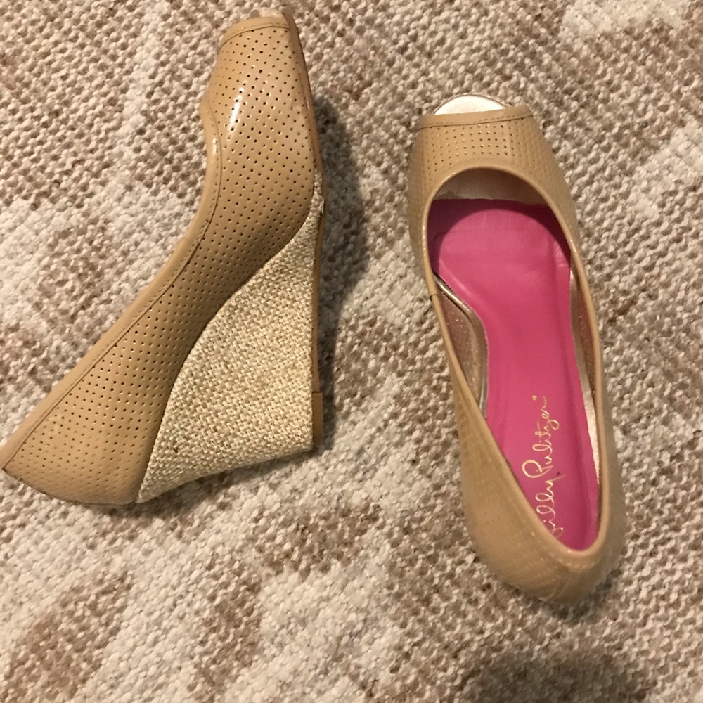 New Lilly Pulitzer basket weave wedge Nude Patent